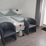 Πανδοχείο Gaestehaus Mira *